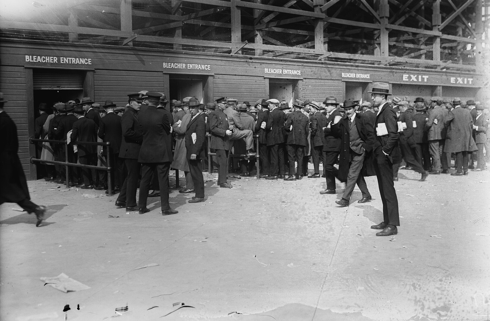 Fans lined up outside Yankee Stadium for the 1923 World Series
